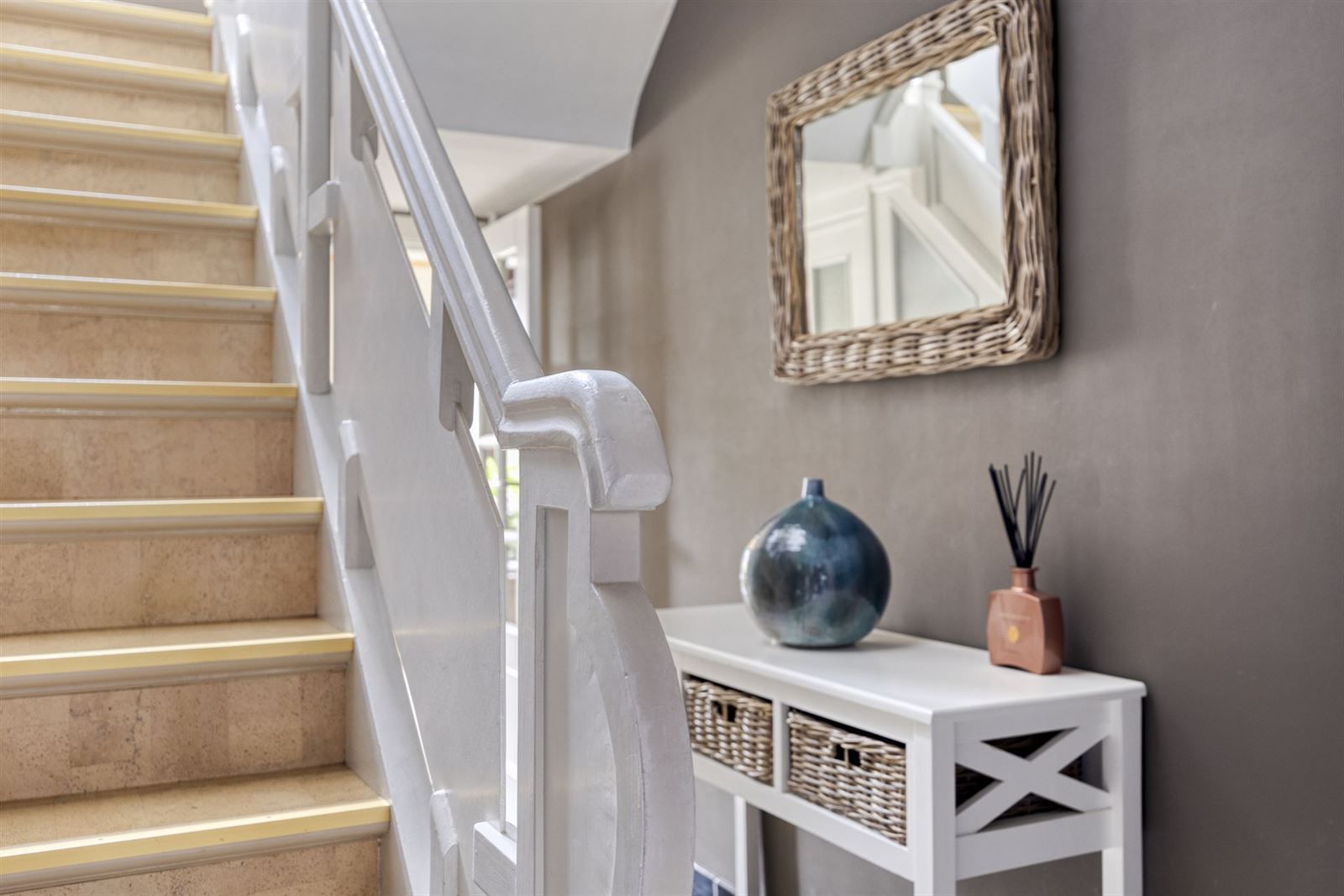 Woning met ruime loods te koop foto 2