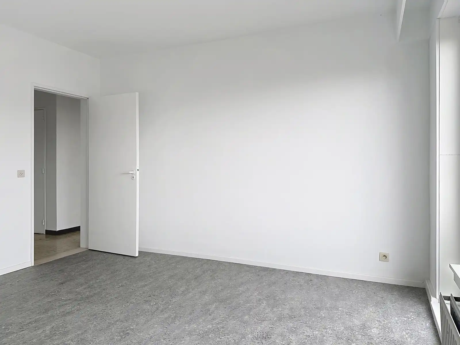 Rustig gelegen appartement in kleine residentie foto 10