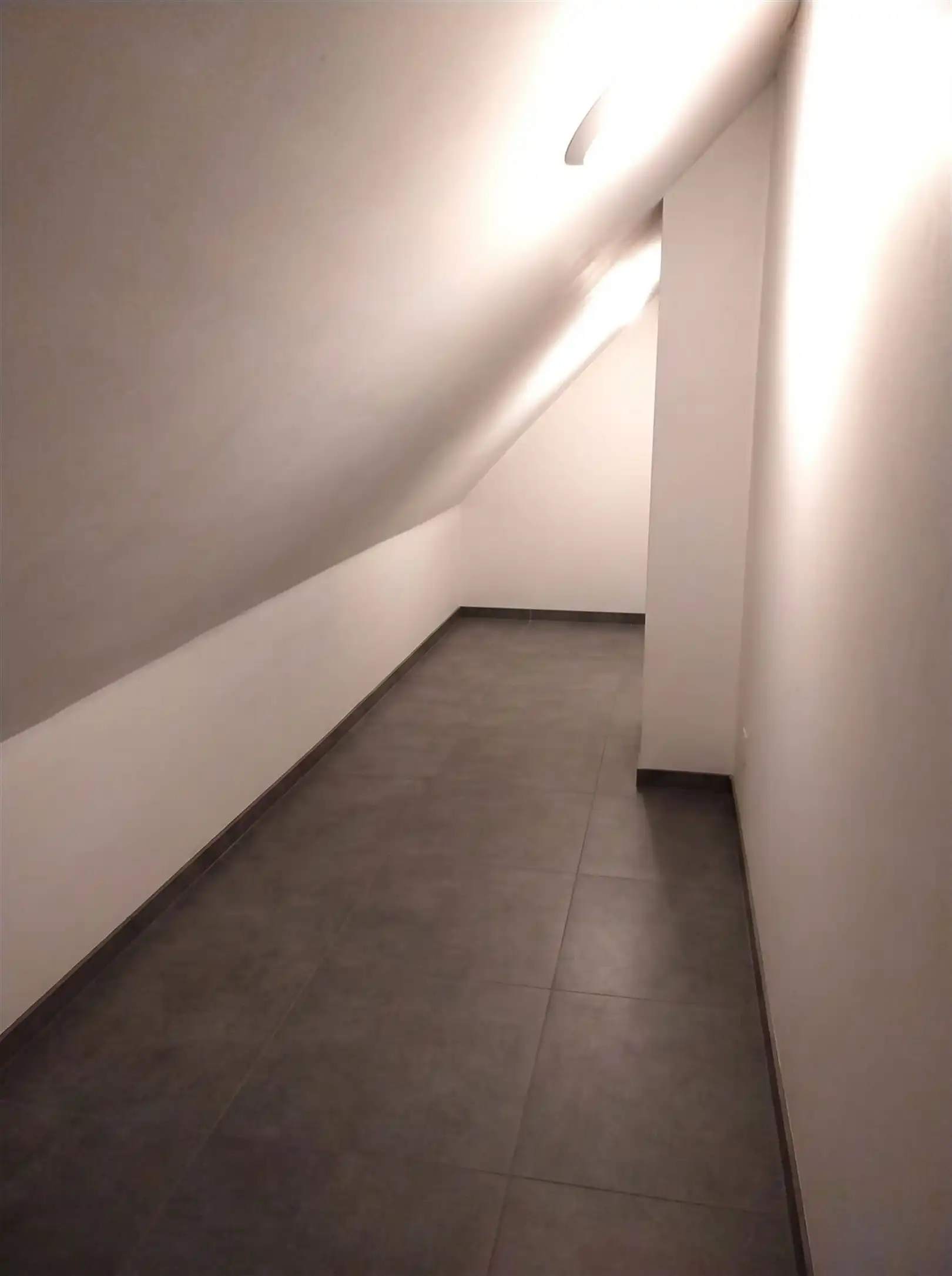 TE HUUR: Duplex-appartement met 3 slaapkamers en garage te Heusden-Zolder! foto 13