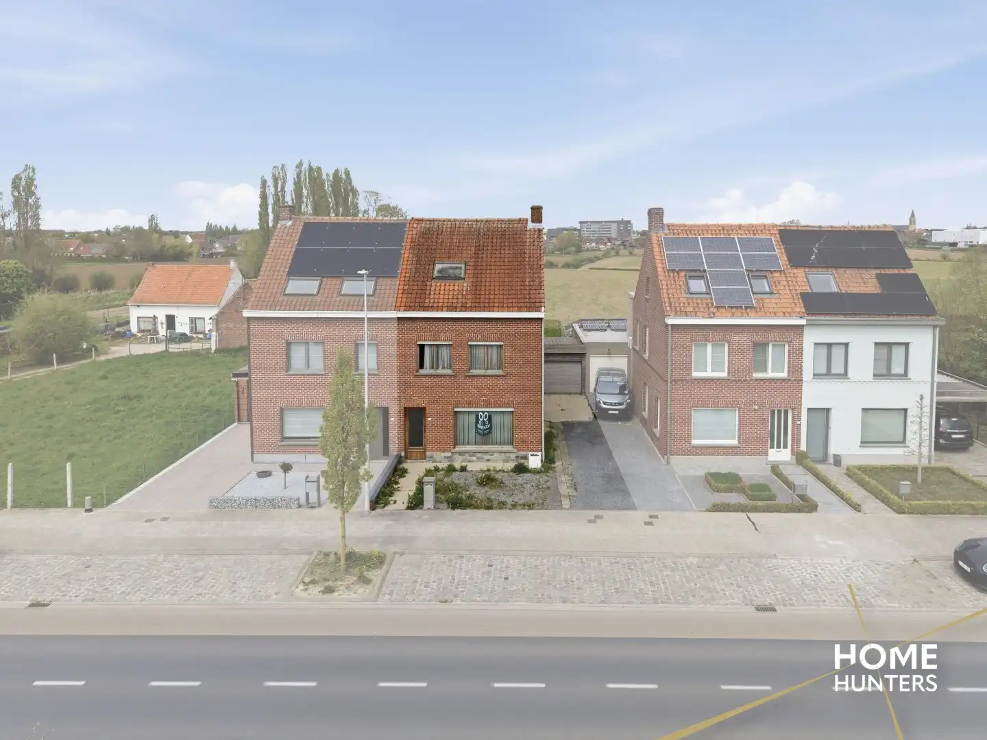 Halfopen te renoveren woning met 4 slaapkamers, ruime tuin en garage op gunstige locatie te Ieper foto 31