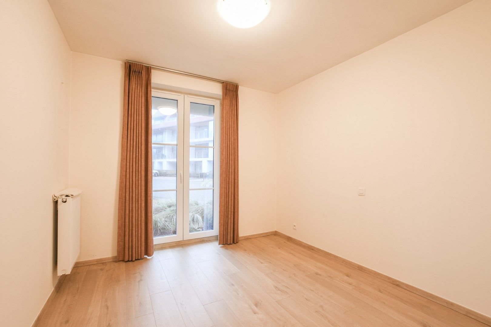 Gelijkvloers appartement te huur met 2 slaapkamers en ruime tuin!  foto 14