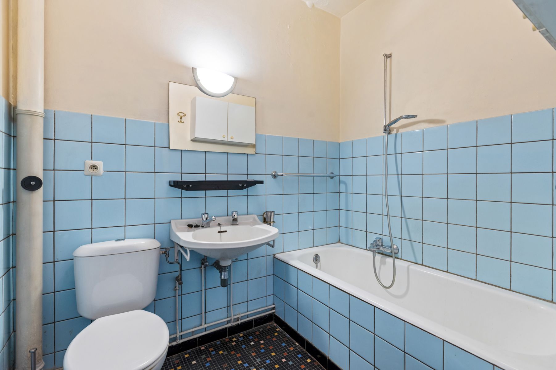 Unieke kans: appartement met tuin, garagebox en berging foto 8