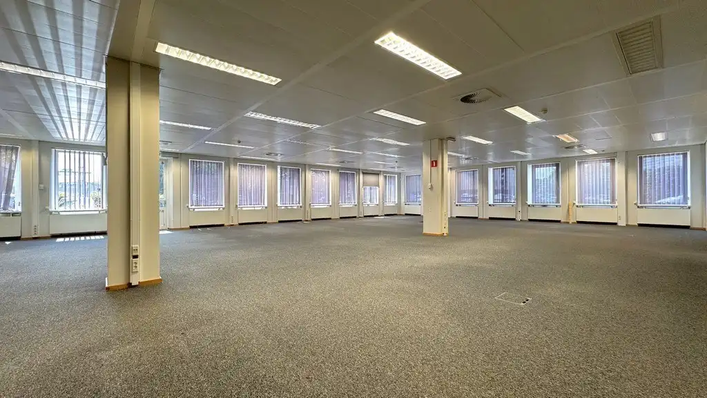 Instapklare kantoren te huur vlakbij E19 in Kontich foto 8