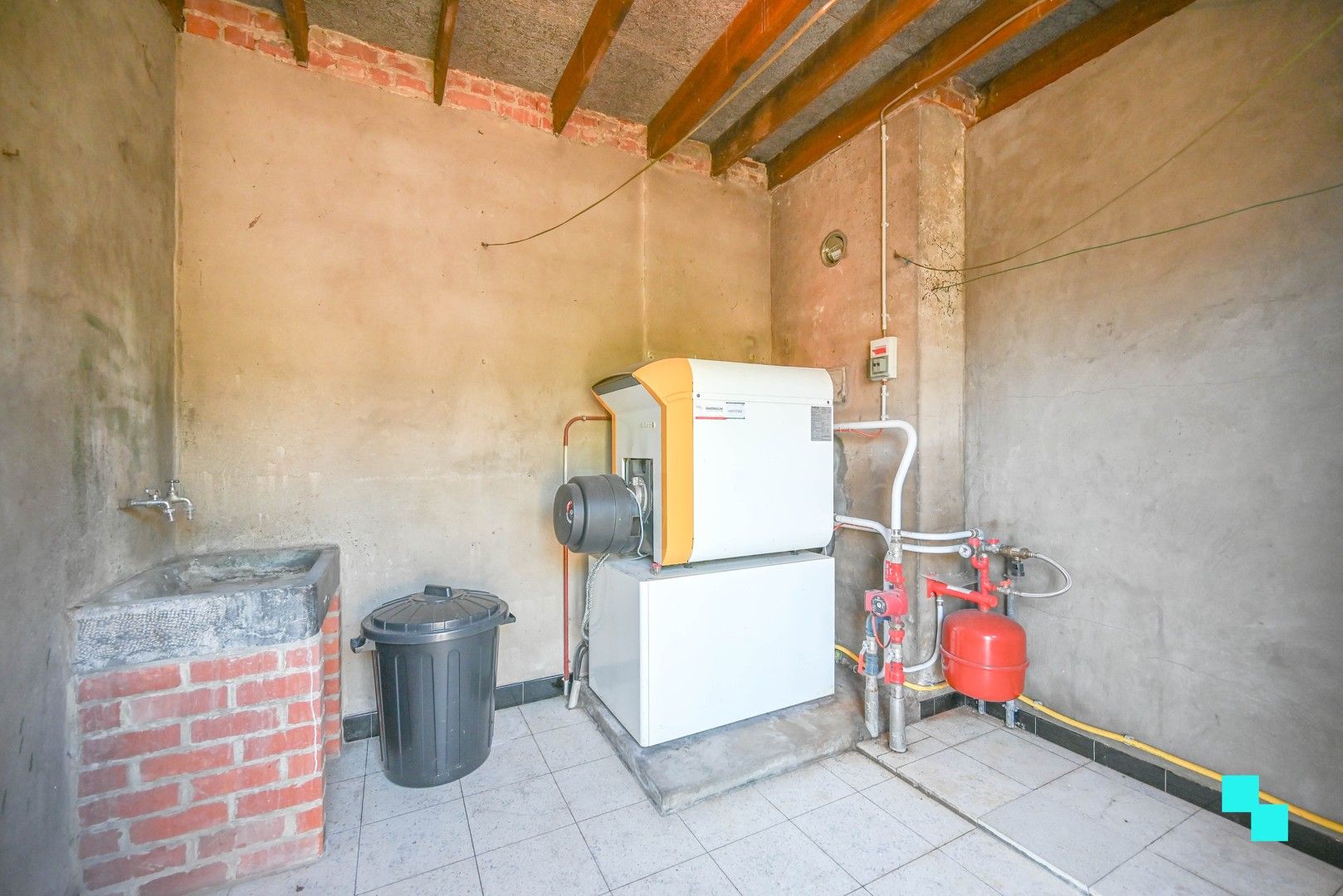 Woning met bijhorende schuur/loods op ruim perceel in Desselgem foto 39