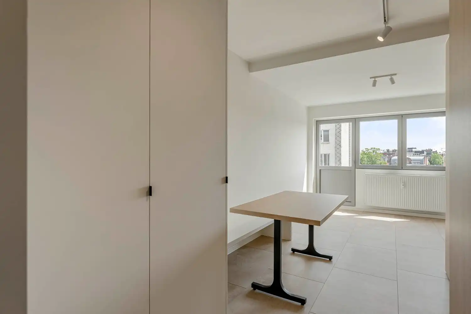 Totaalrenovatie! Centraal gelegen en hoogwaardig afgewerkt appartement met 1 slaapkamer en een terras te Leuven! foto 5