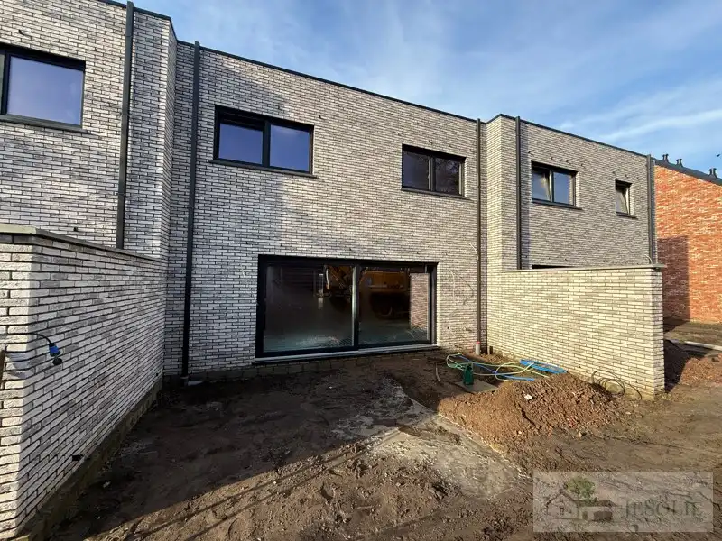 Moderne, energiezuinige woning- volledig afgewerkt met inpandige garage. foto 5