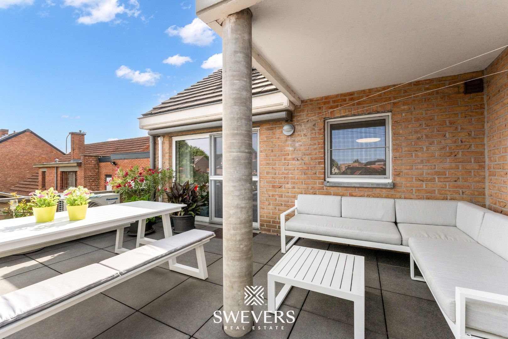 Comfortabel wonen met ruim Terras, 2 Slaapkamers, parkeerkelder & berging foto 23