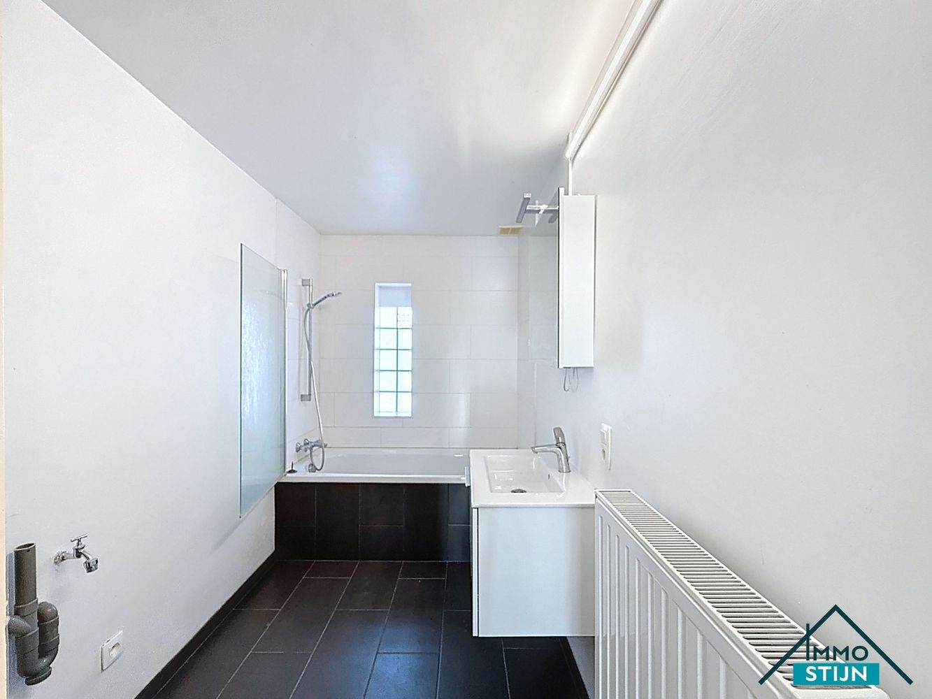 Gerenoveerd appartement met 2 slaapkamers foto 7