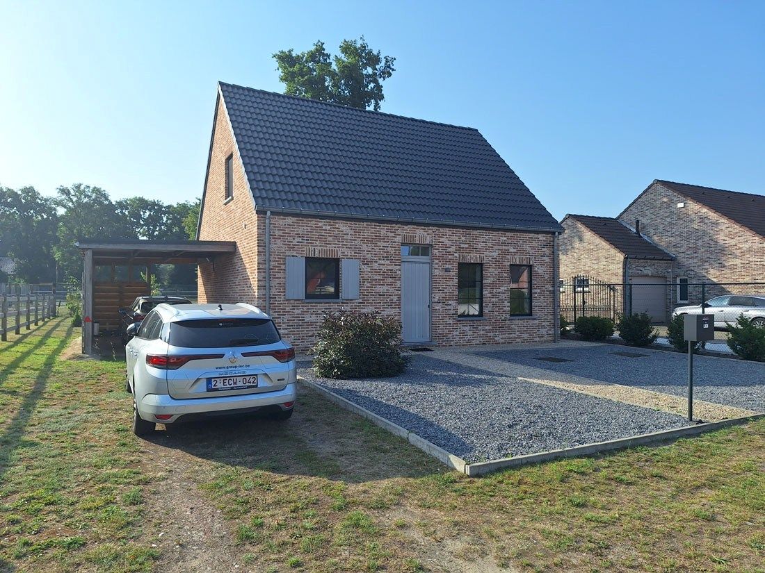 Recente vrijstaande woning te Zonhoven foto {{pictureIndex}}