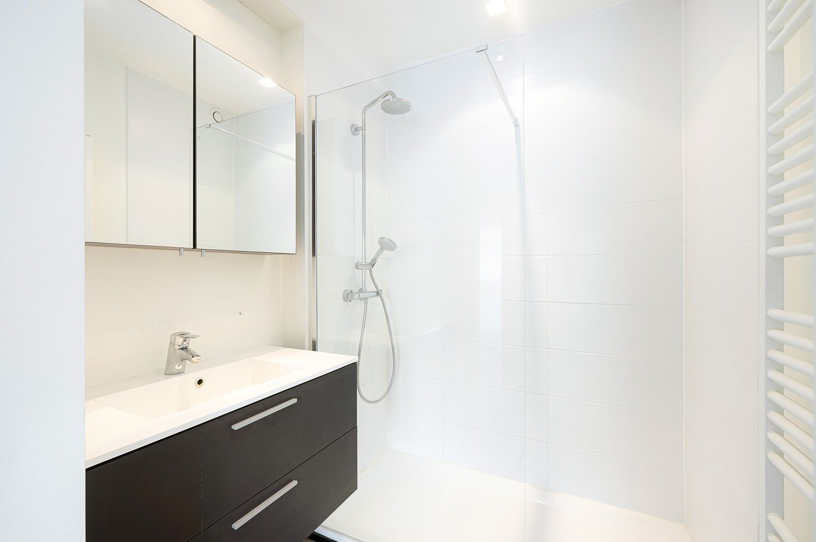 Instapklaar appartement, in het commerciële centrum van Knokke en vlakbij de zee. foto 18