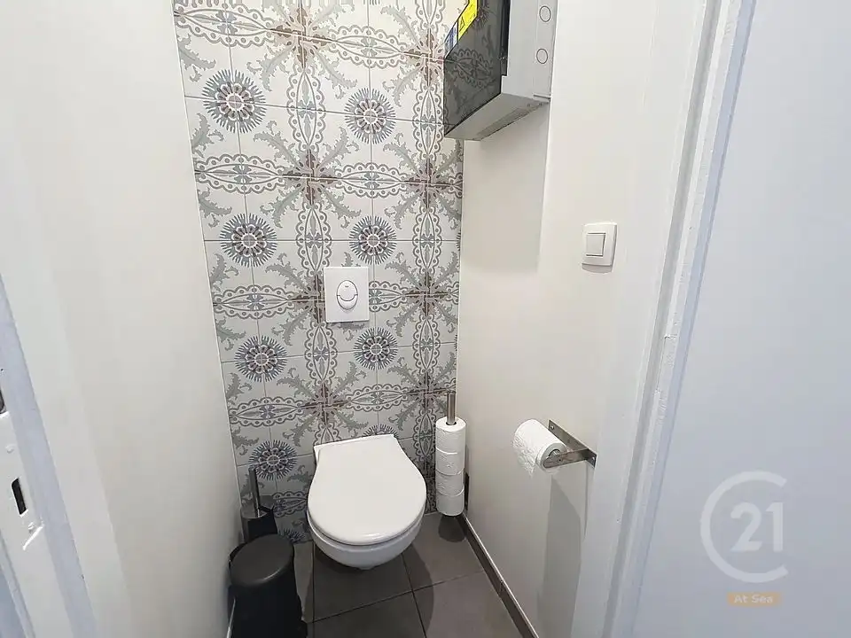 Ruim en volledig gerenoveerd appartement op centrale ligging in Westende-Bad foto 9