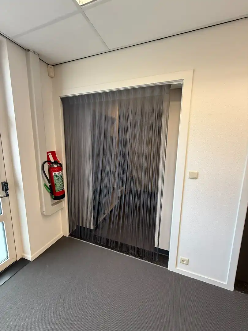 Volledig ingerichte & instapklare kantoorruimte op toplocatie in Achel! foto 17
