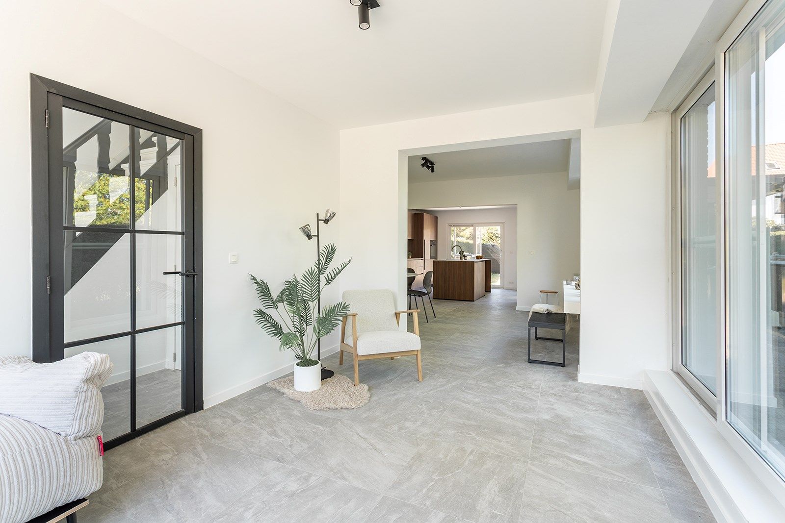 Nét gerenoveerde woning met aangename tuin  foto 21