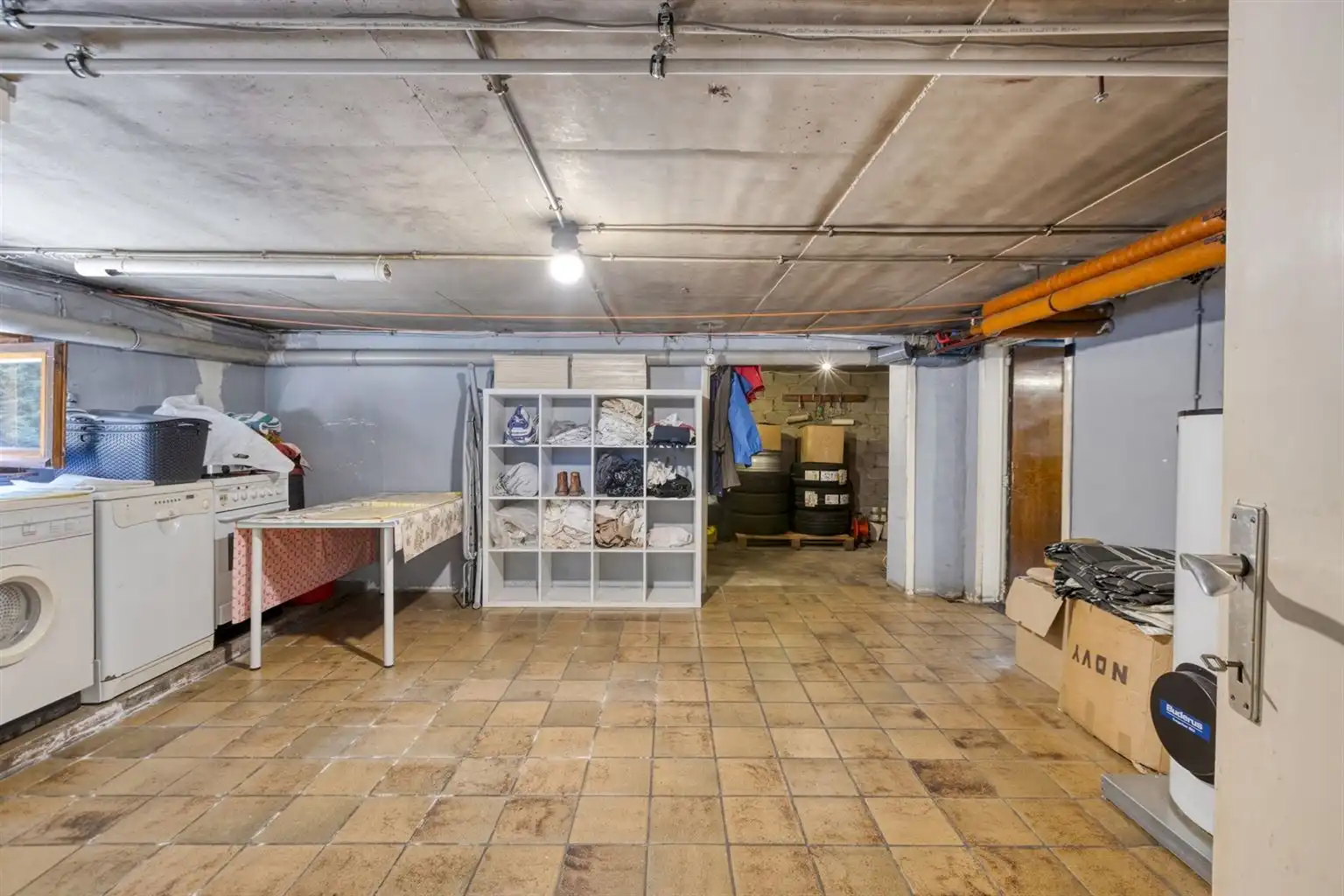 Karaktervolle, vrijstaande woning met 4 slaapkamers, veranda, dubbele garage, volledig onderkelderd op een perceel van 17a48ca, centraal gelegen bij het centrum. foto 31