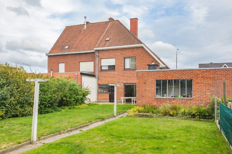 Lichtrijke, te moderniseren woning op 480m² op een steenworp van de Gavers... foto 14