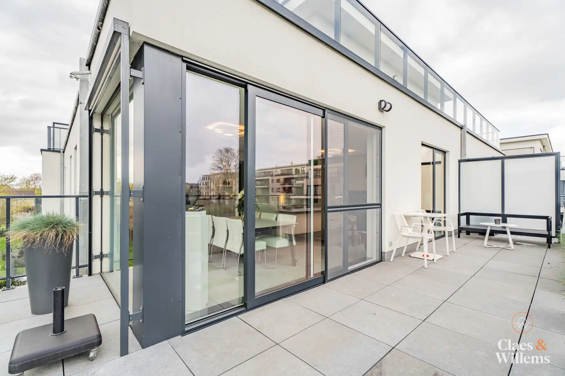 Stijlvol 3 slaapkamer appartement met terras te Halle foto 8