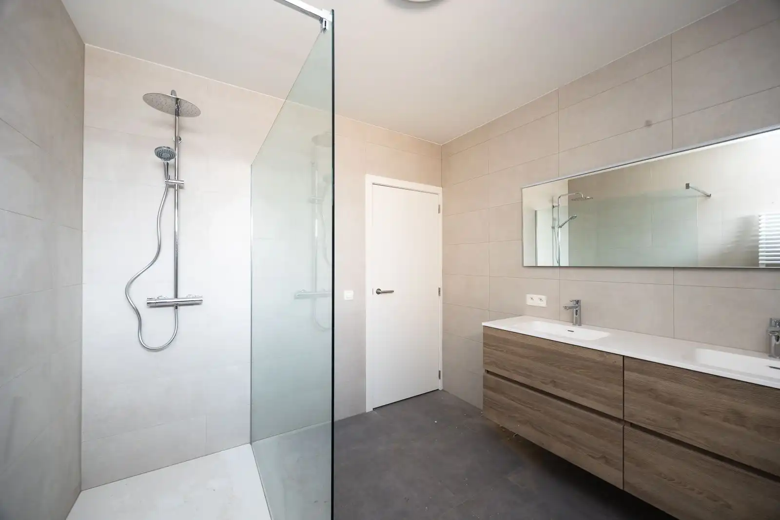 Nieuwe, energiezuinige woning met vrij uitzicht over de velden. foto 16