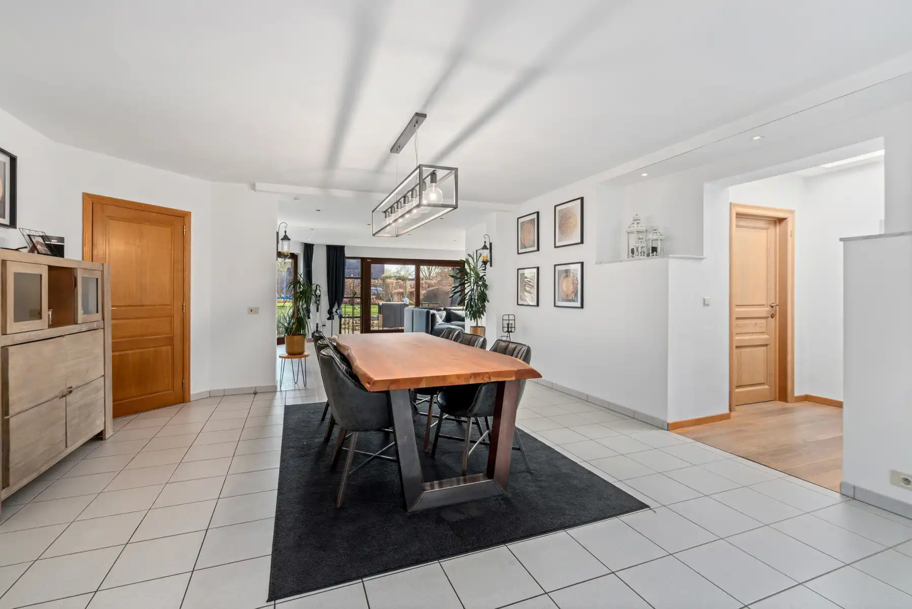 Villa met 5 slaapkamers, 3 badkamers en tuin foto 9