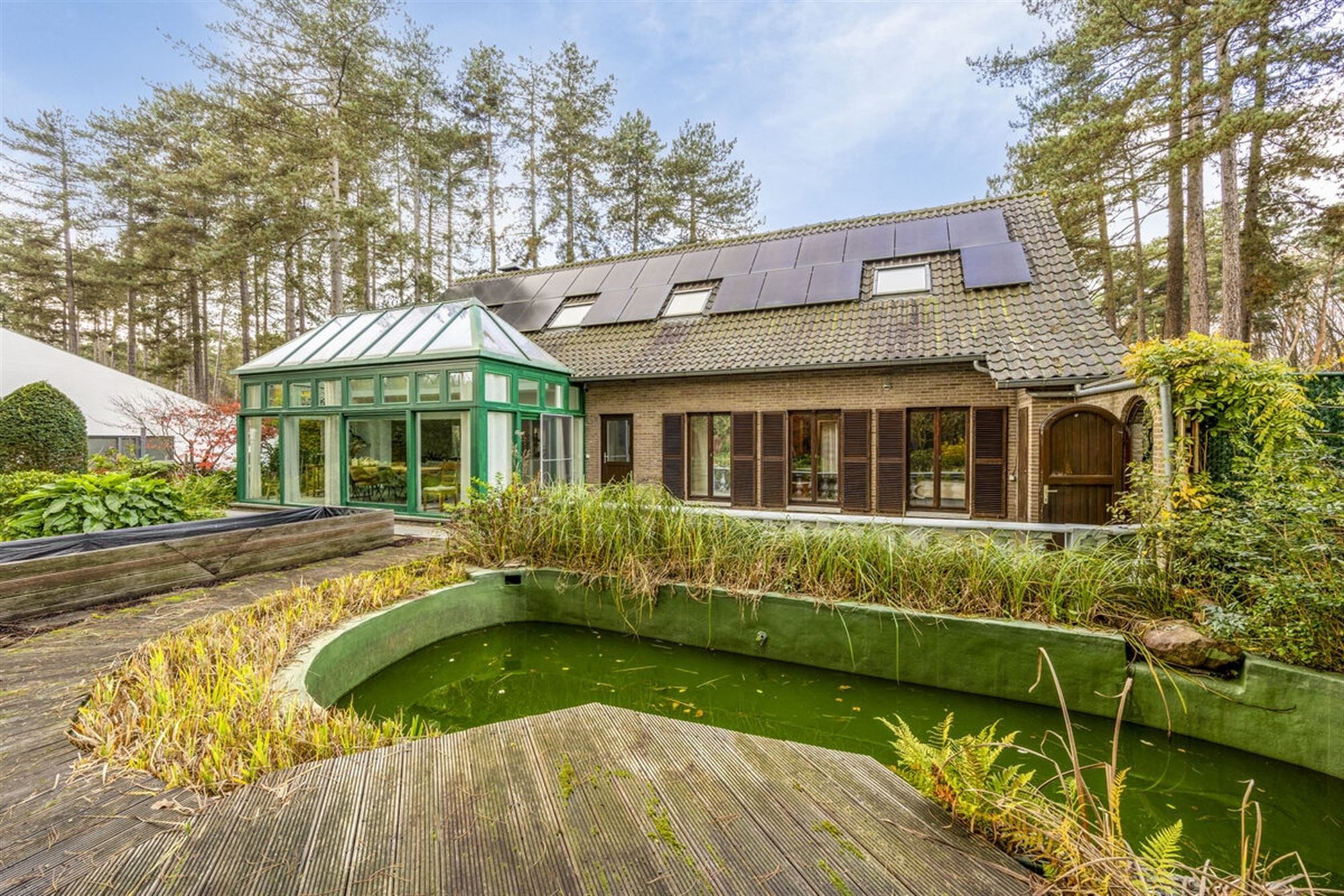 Gerenoveerde energiegunstige grootse villa in een groene residentiële villawijk  foto 43