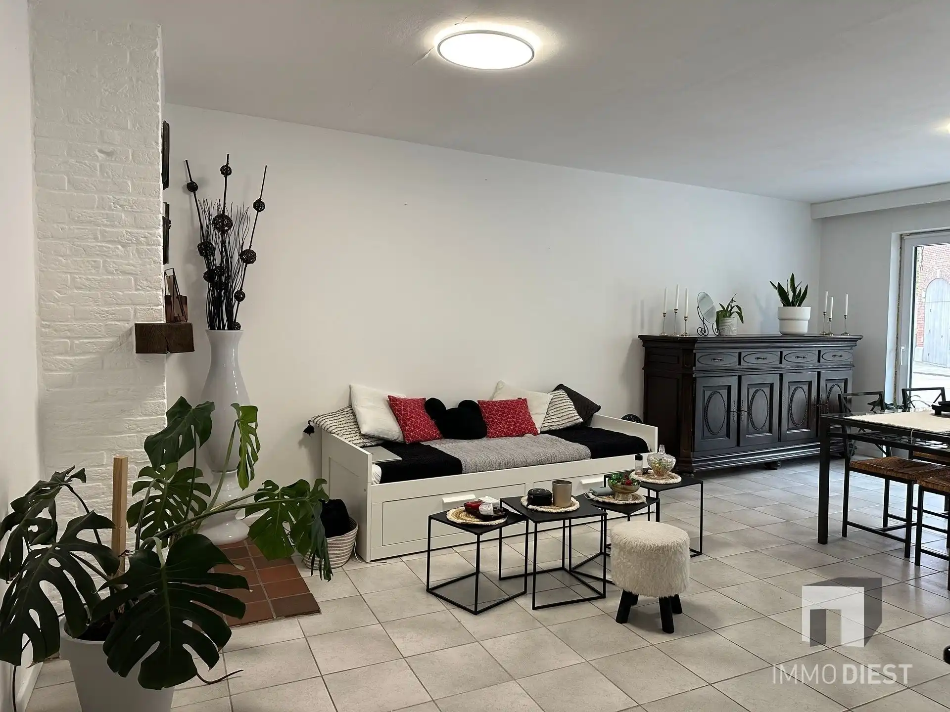 Gelijkvloers appartement met 4 slpks, kelder en garagebox foto 8