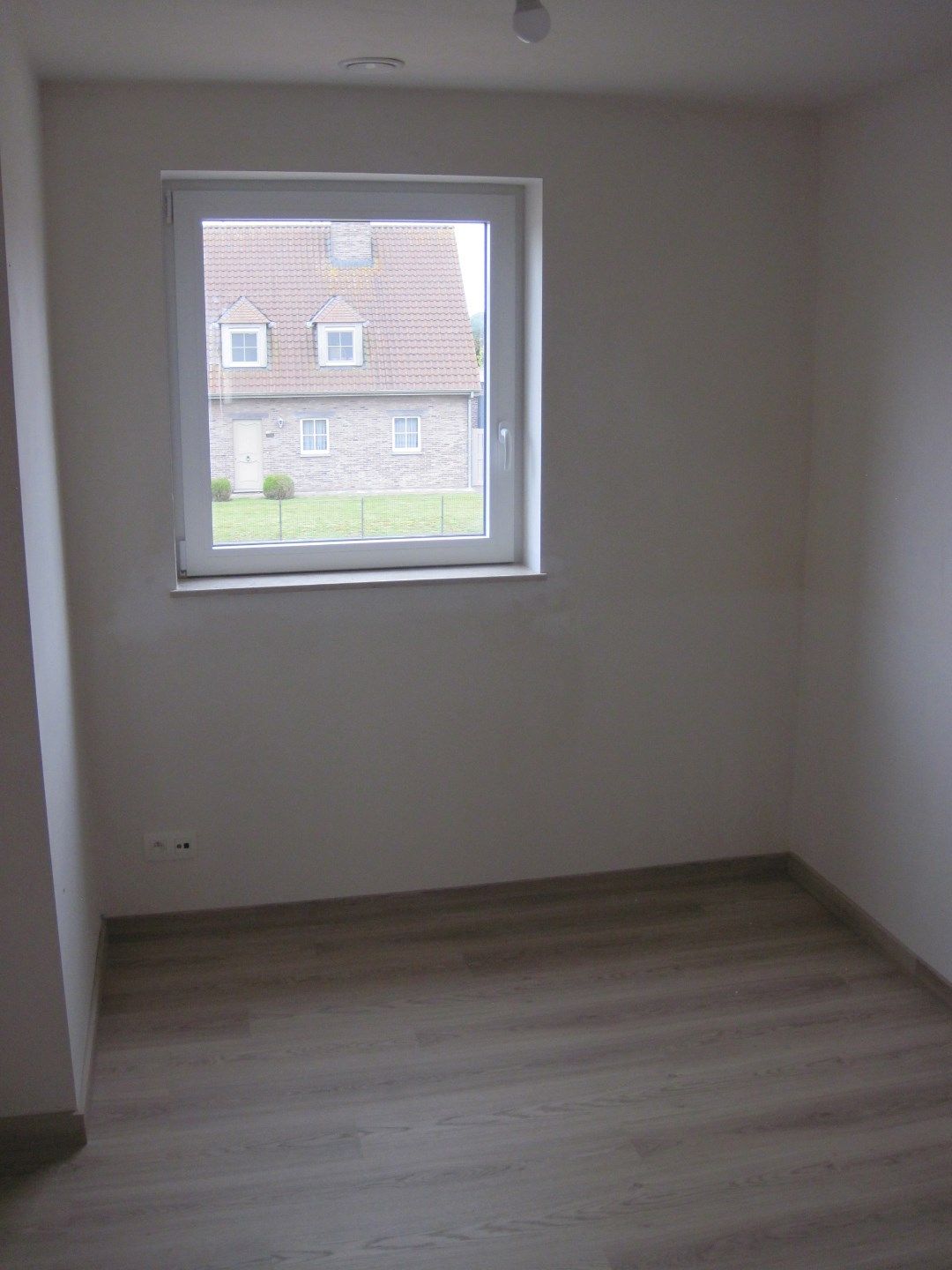 Eigentijdse nieuwbouwwoning foto 9