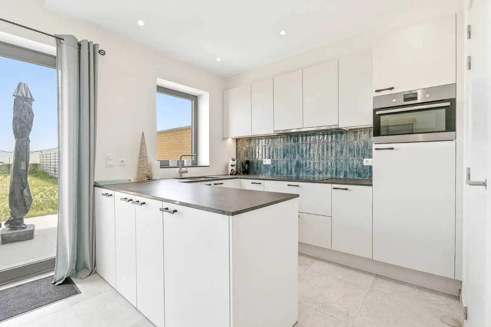Uiterst energiezuinige instapklare rijwoning met 3 slaapkamers foto 6