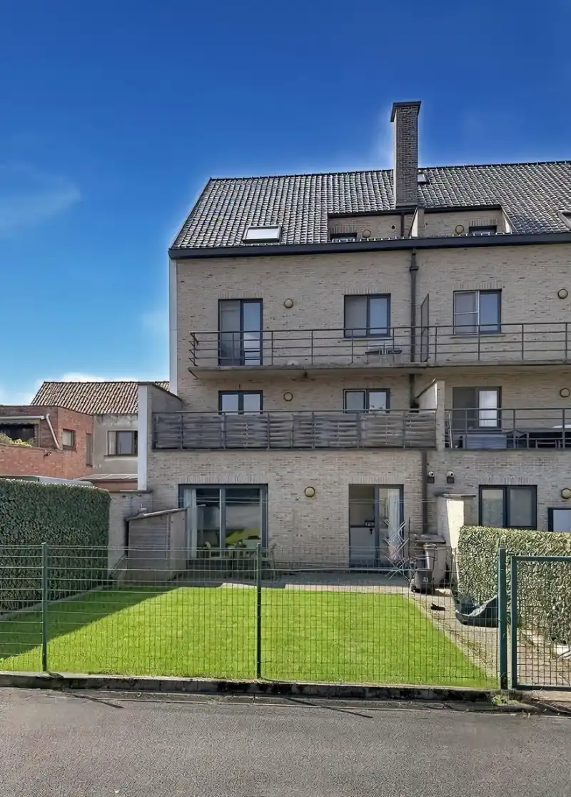 Gelijkvloers appartement met tuin en garage foto 8