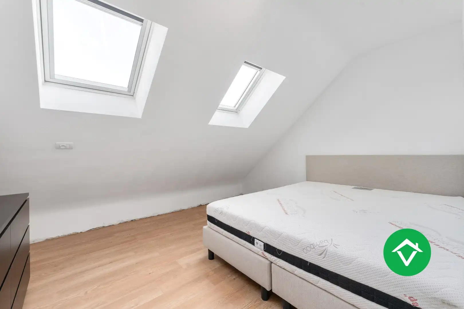 Volledig vernieuwde woning met 3 slaapkamers en bijgebouw in centrum Koekelare foto 18