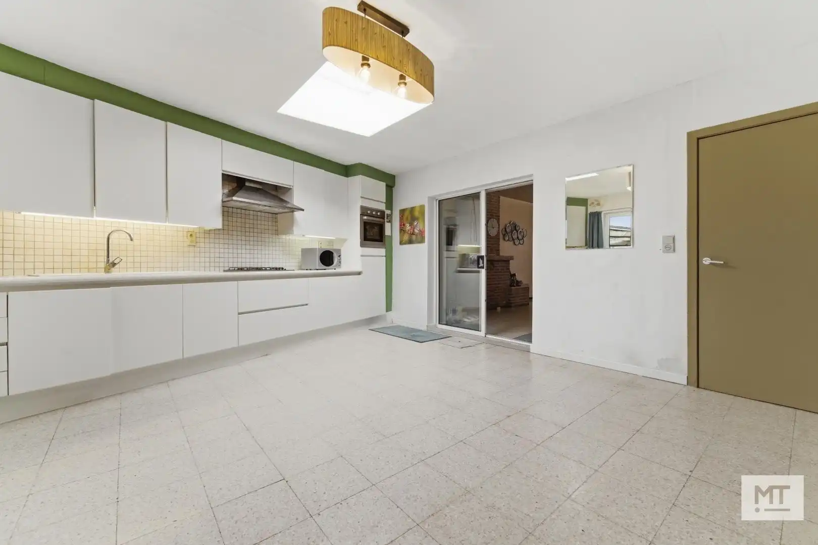 Te renoveren woning met 3 slaapkamers (5 mogelijk) en stadstuin in Bikschote foto 7