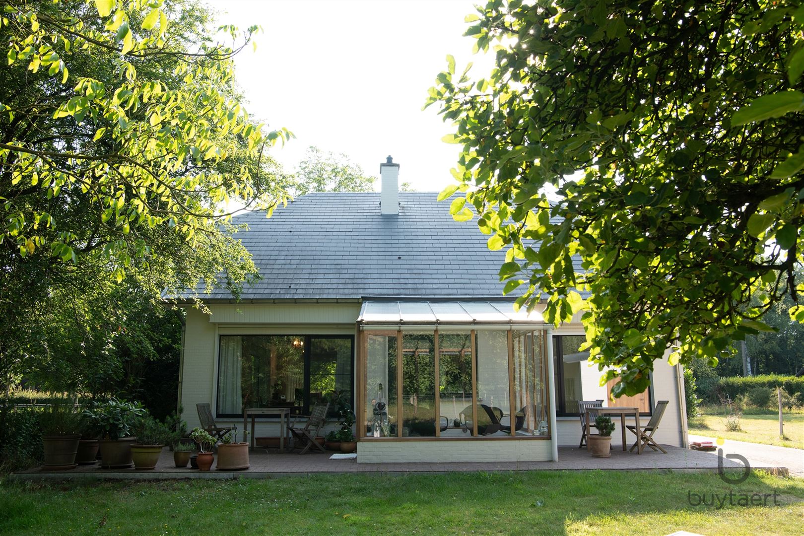 Knus & cosy open bebouwing omgeven door groen te Halle/Zoersel! foto {{pictureIndex}}