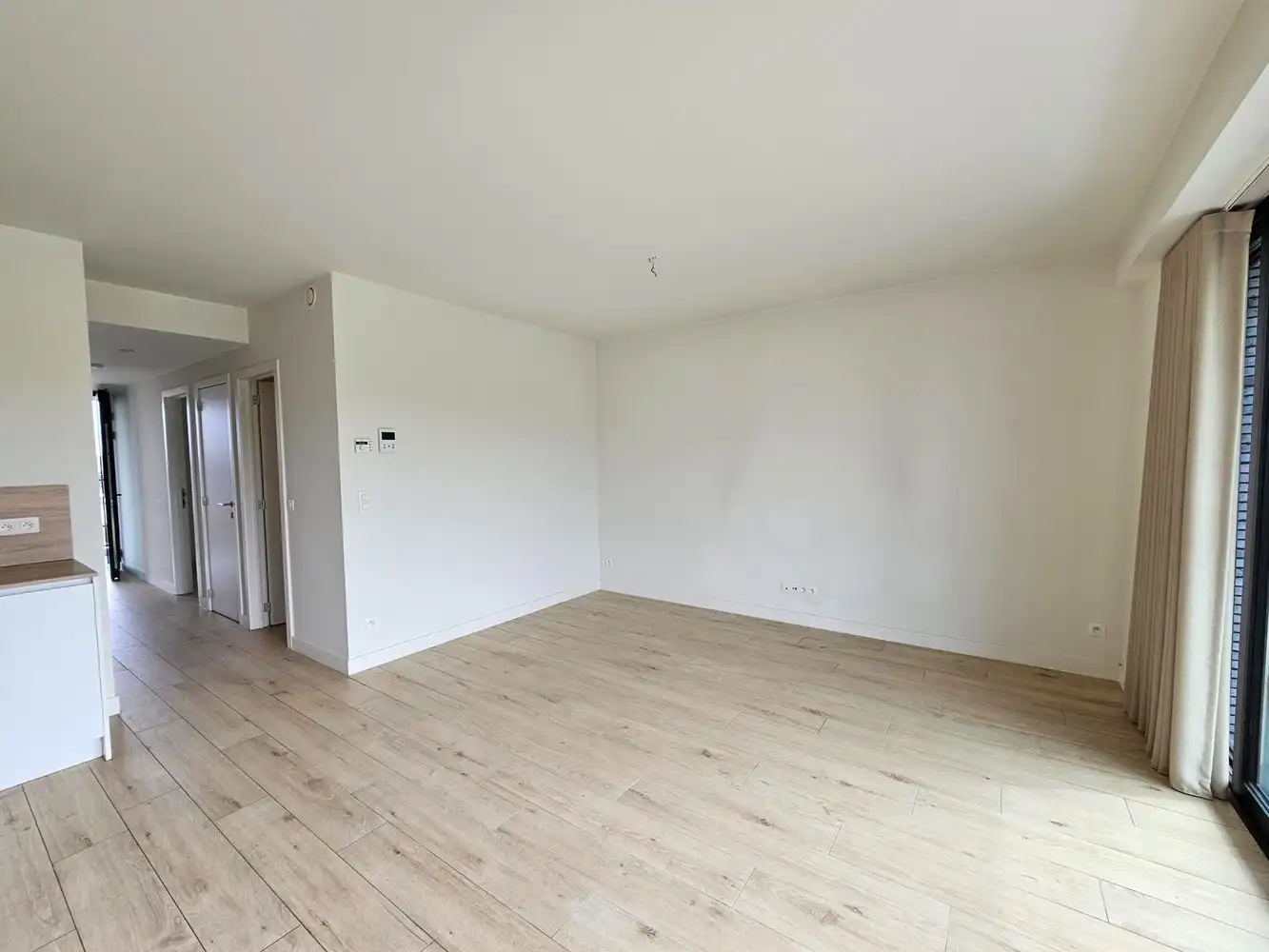 Stijlvol nieuwbouwappartement op toplocatie met 2 slaapkamers. foto 2