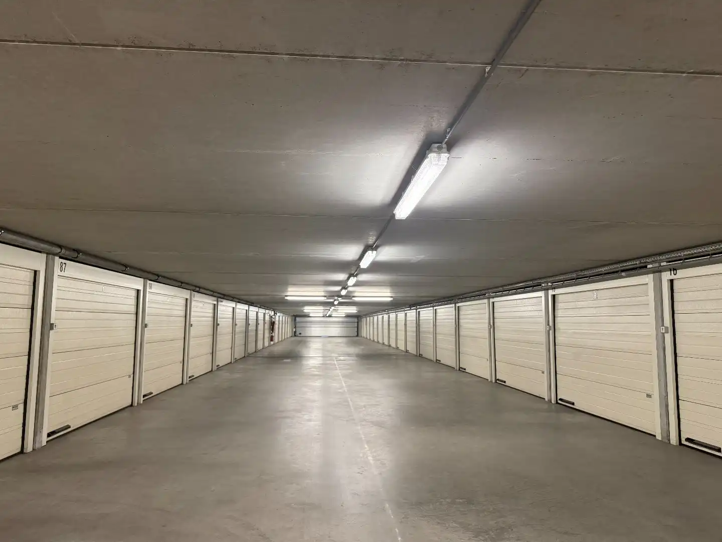 RUIME GARAGEBOX ONDER KINEPOLIS OOSTENDE  foto 5