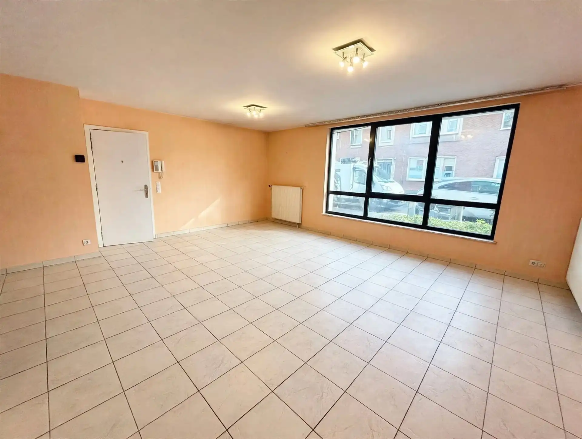 Gelijkvloers appartement met stadstuin en garage nabij het centrum van Aalst foto 2