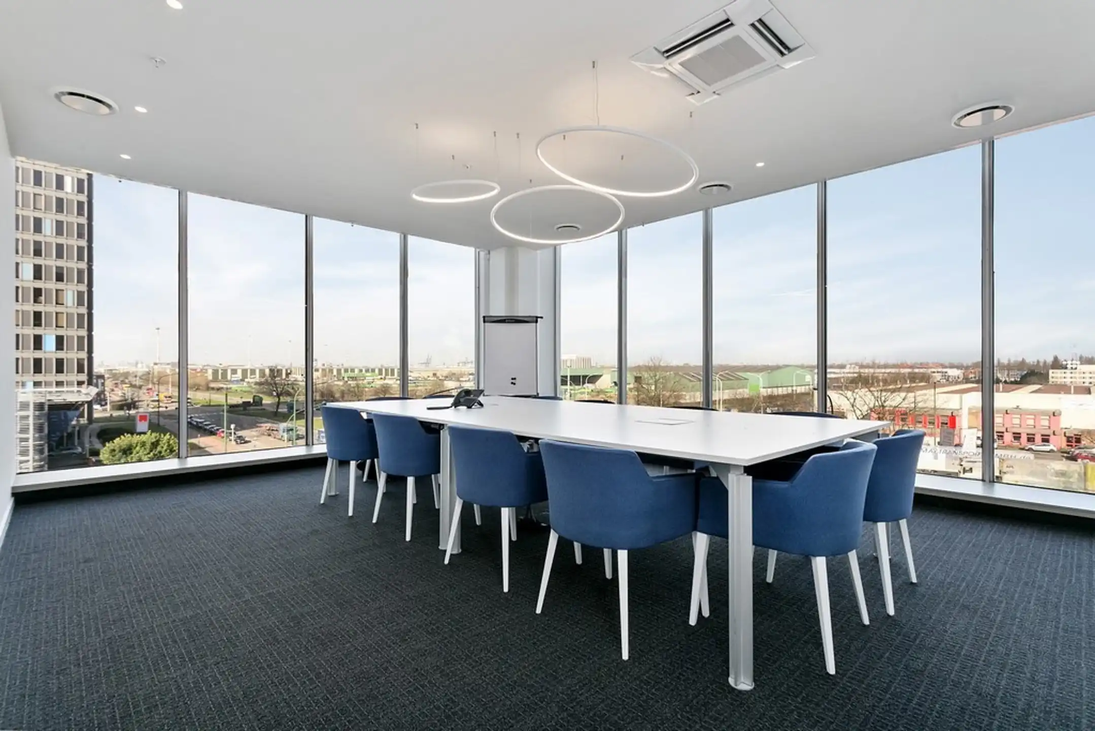 Antwerpen: Kantoren te huur in Ahlers Building foto 6