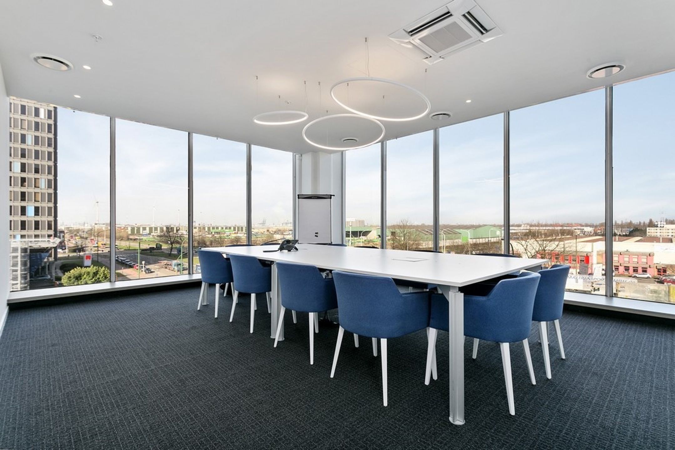 Antwerpen: Kantoren te huur in Ahlers Building foto 6