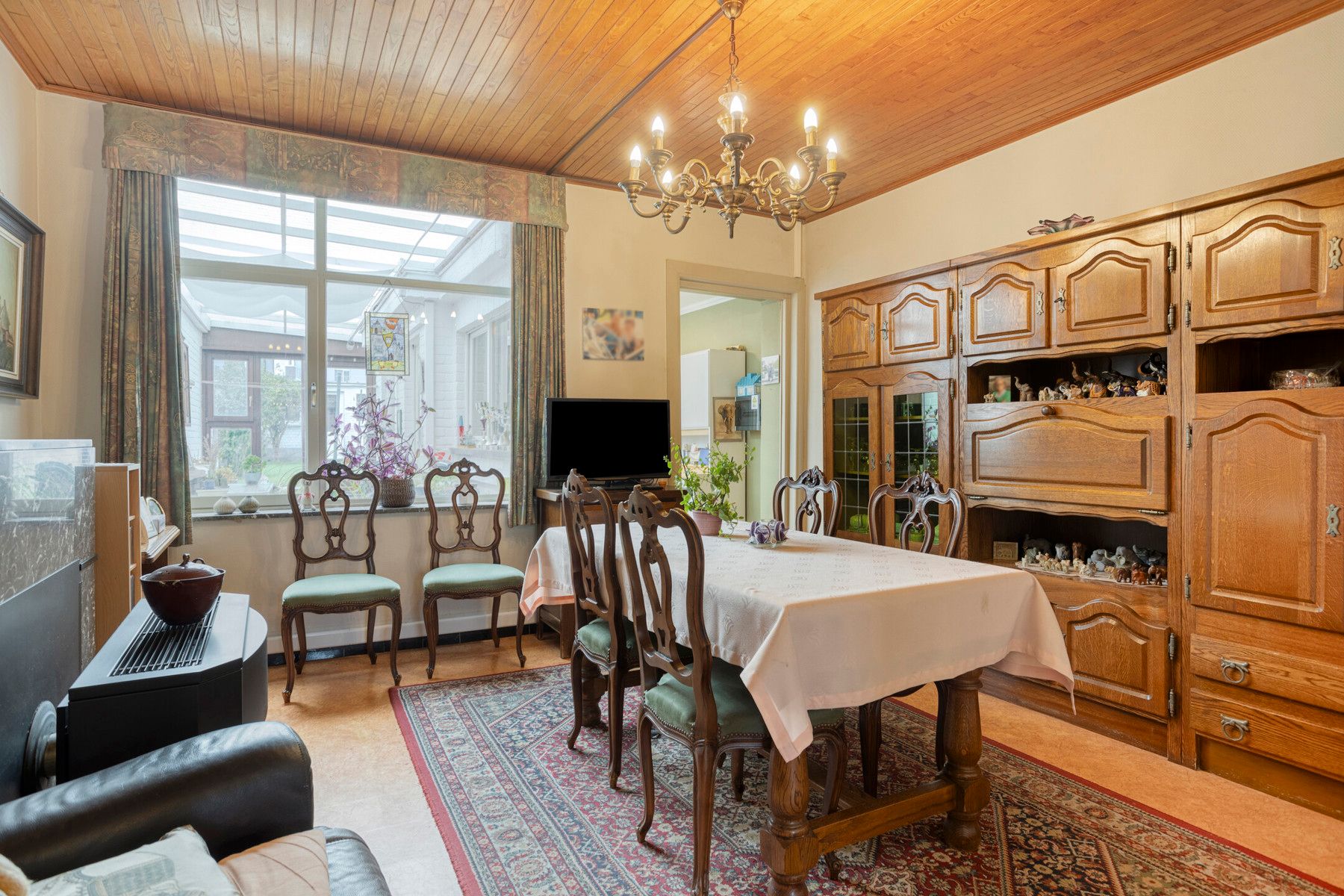 Te renoveren stadswoning met 3 slaapkamers en tuin! foto 5