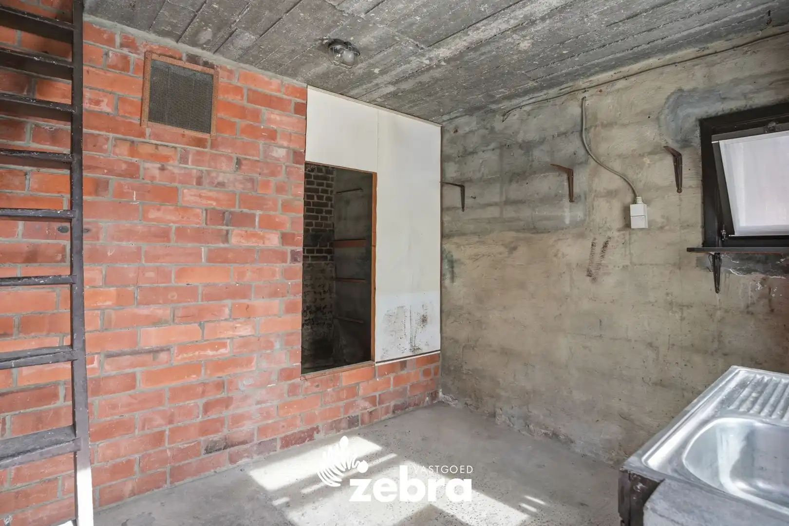 Te renoveren woning met garage op ruim perceel te Pittem! foto 21