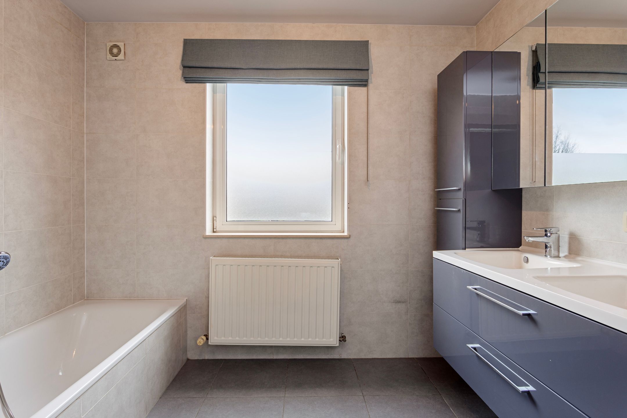 B&B Moment : MODERNE en instapklare HOB (3-4 slpk) met garage en gezellige tuin foto 15