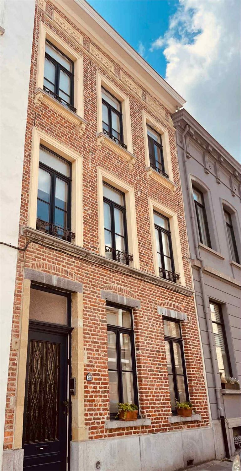 RUIME HERENWONING INCL. GARAGEBOX foto {{pictureIndex}}