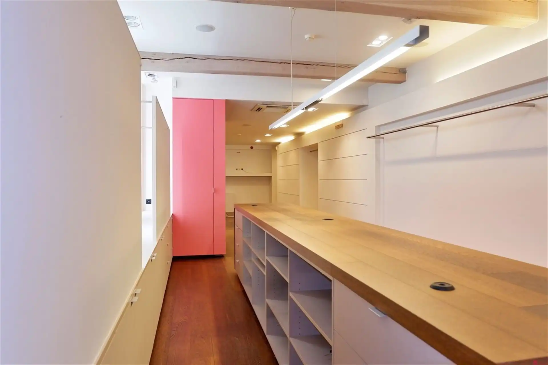 Commercieel hoekpand op topligging nabij Grote Markt Kortrijk foto 8