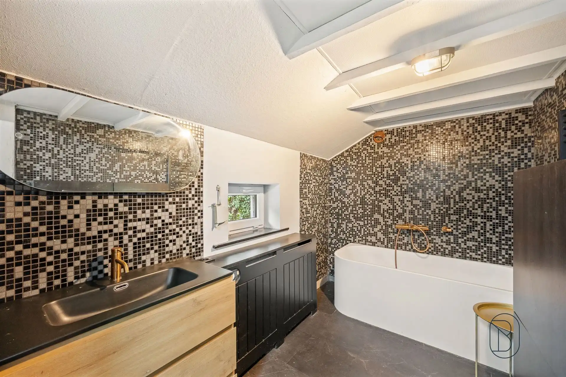 Landelijke woning met 3 slaapkamers, garage en ruime tuin foto 11