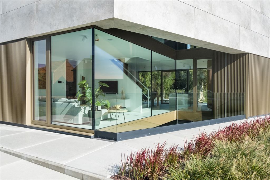 Strakke en moderne villa met high-end afwerking foto 24