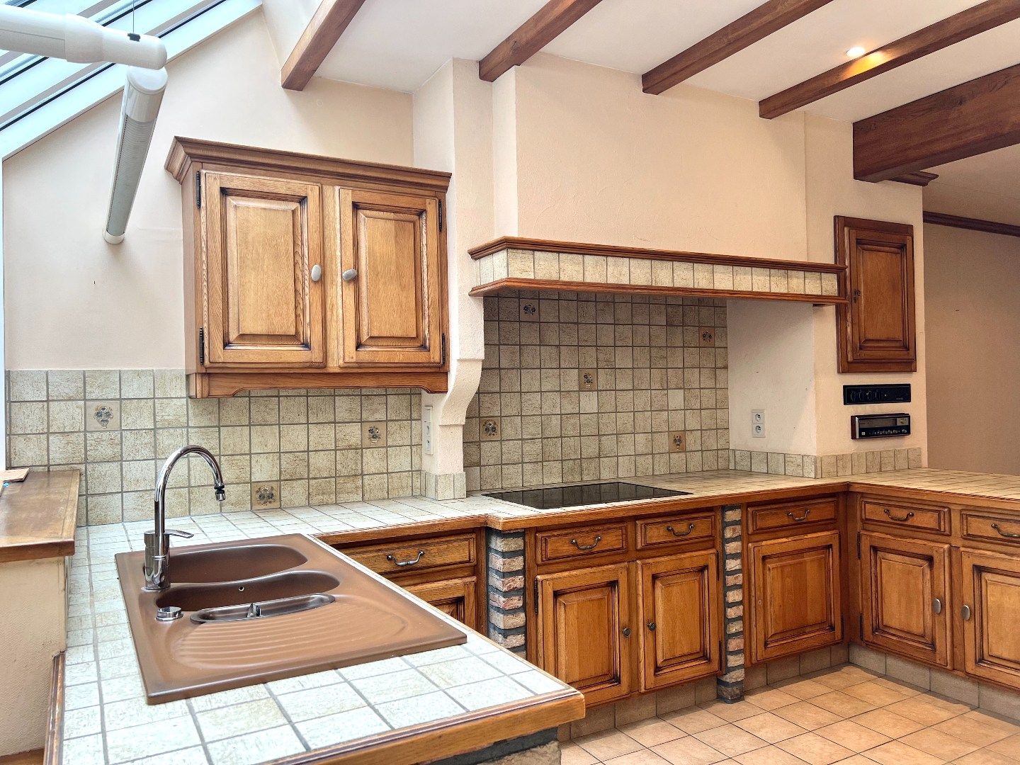 Ruime hoekwoning met handelsruimte en tal van mogelijkheden! foto 11