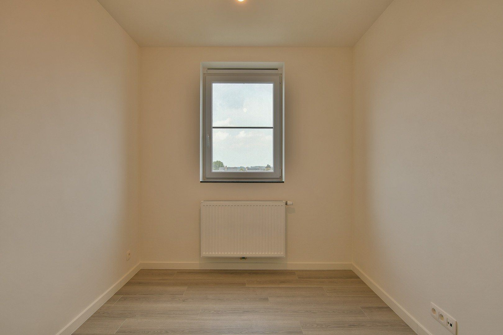 Ruim instapklaar nieuwbouwappartement (167 m²) met 3 slaapkamers en groot terras in centrum Eernegem foto 15