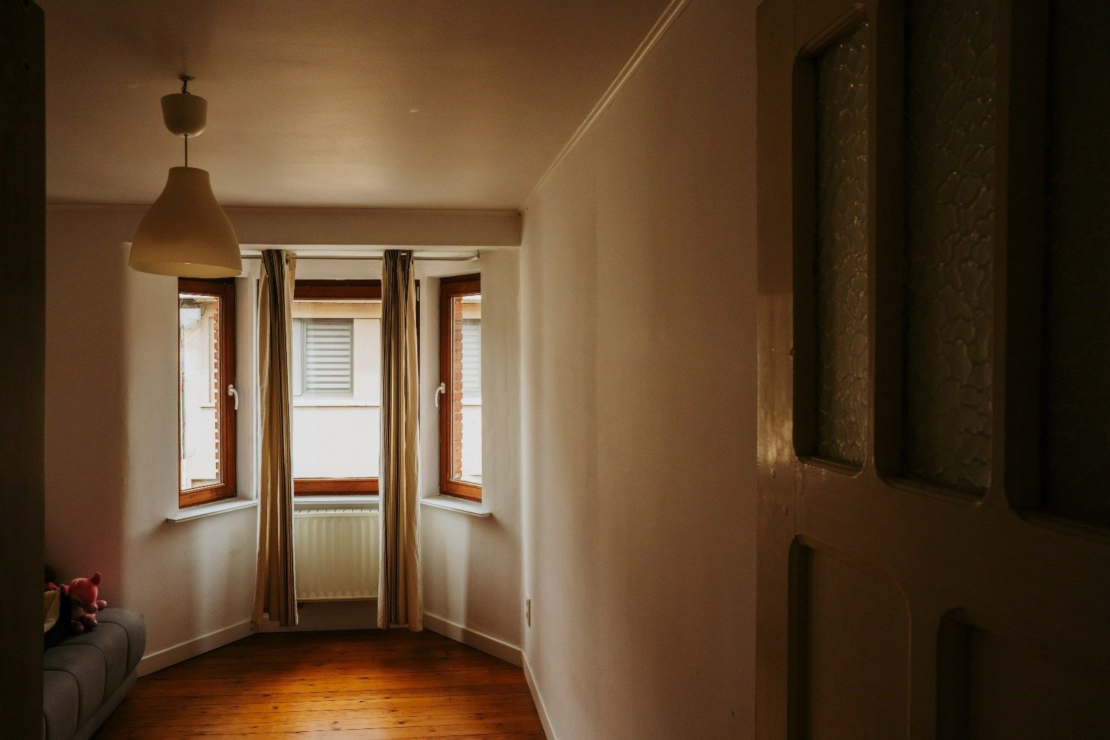 Rijwoning met 3 slaapkamers, garage en tuin in het hartje van Bassevelde foto 13