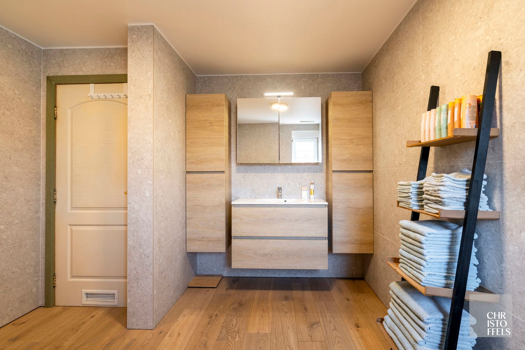 Ruime karakteristieke woning op een aangenaam perceel foto 7