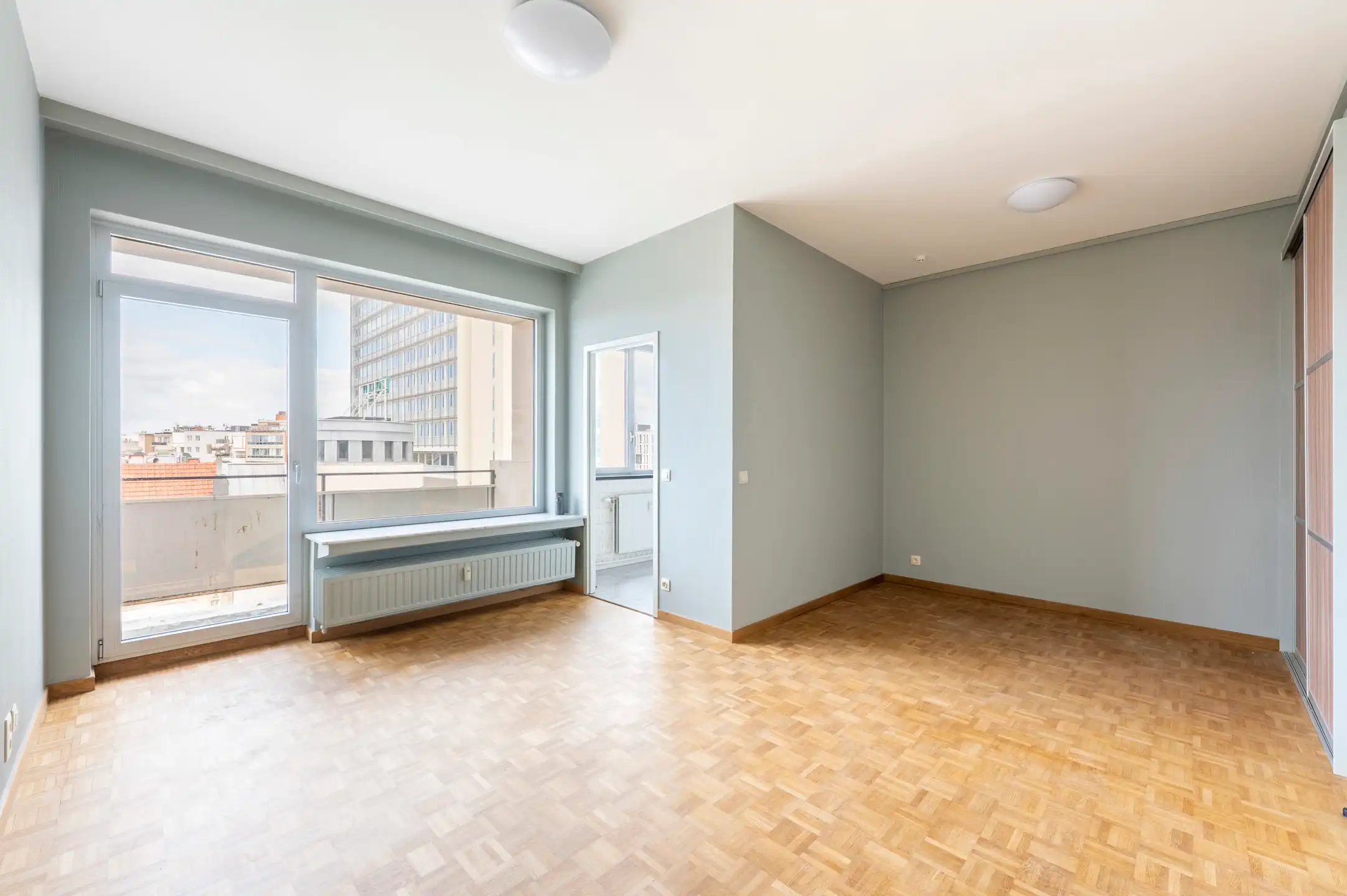 Instapklare studio met uitzicht & balkon in centrum foto 8