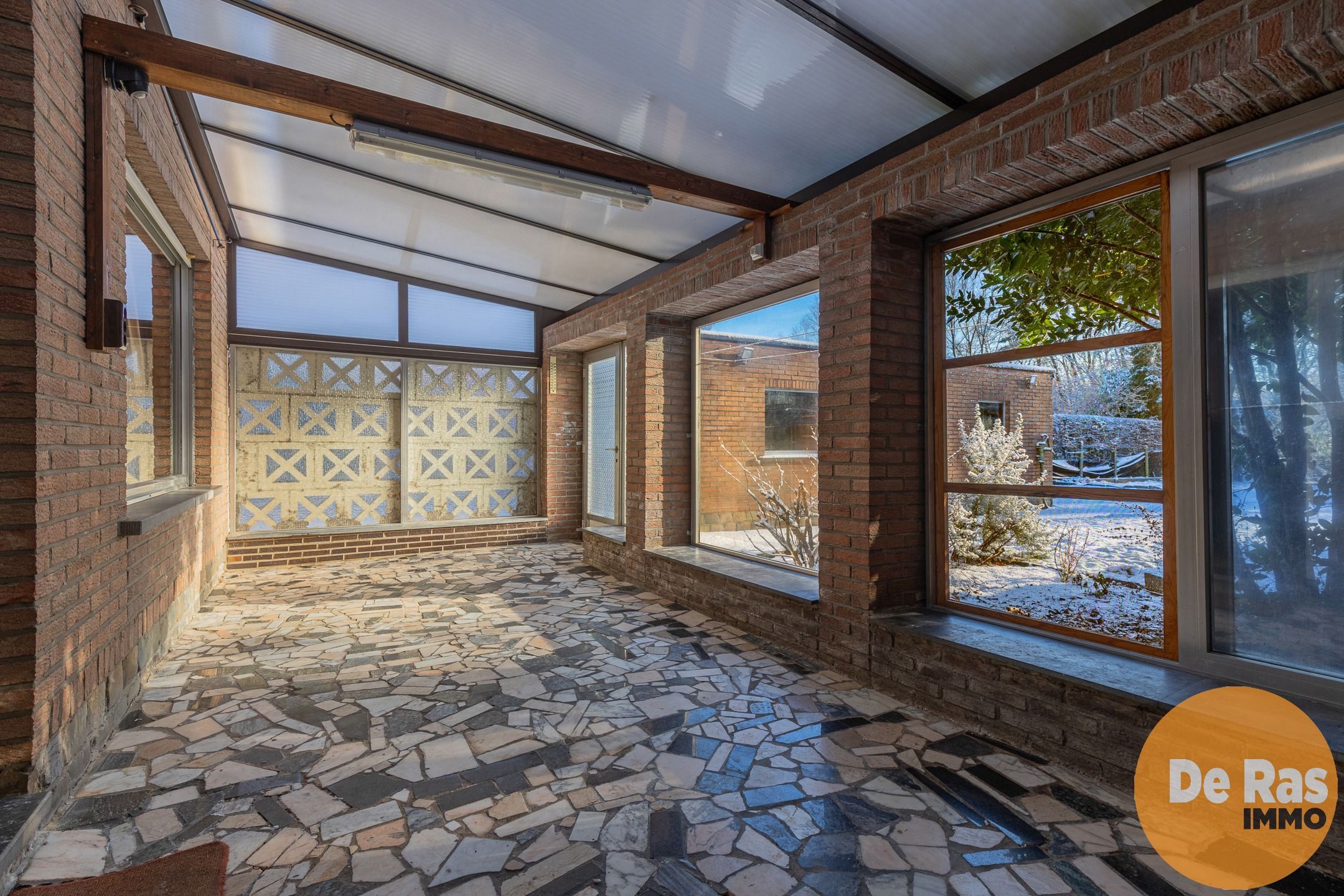 LEDE - Halfopen bebouwing met sterke basis en potentieel foto 8