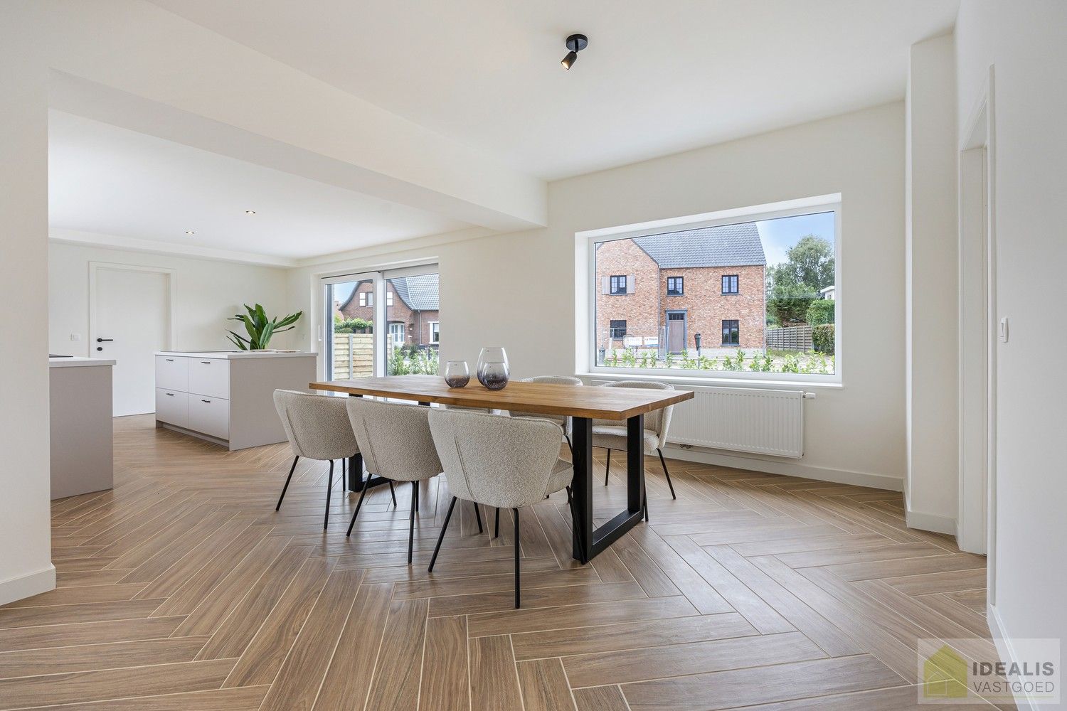 IDEALIS VASTGOED – Schitterend volledig vernieuwde woning met een heerlijke open leefruimte, luxe keuken, 3 ruime slaapkamers, een ruime luxueuze badkamer én een ruime wasplaats! Dit heerlijke huis bevindt zich op een volledig nieuw aangelegd perceel van 7a 88ca vlakbij het centrum van Hamont-Achel, op slechts enkele minuten van de Nederlandse grens - EEN MUST VISIT! - foto 15