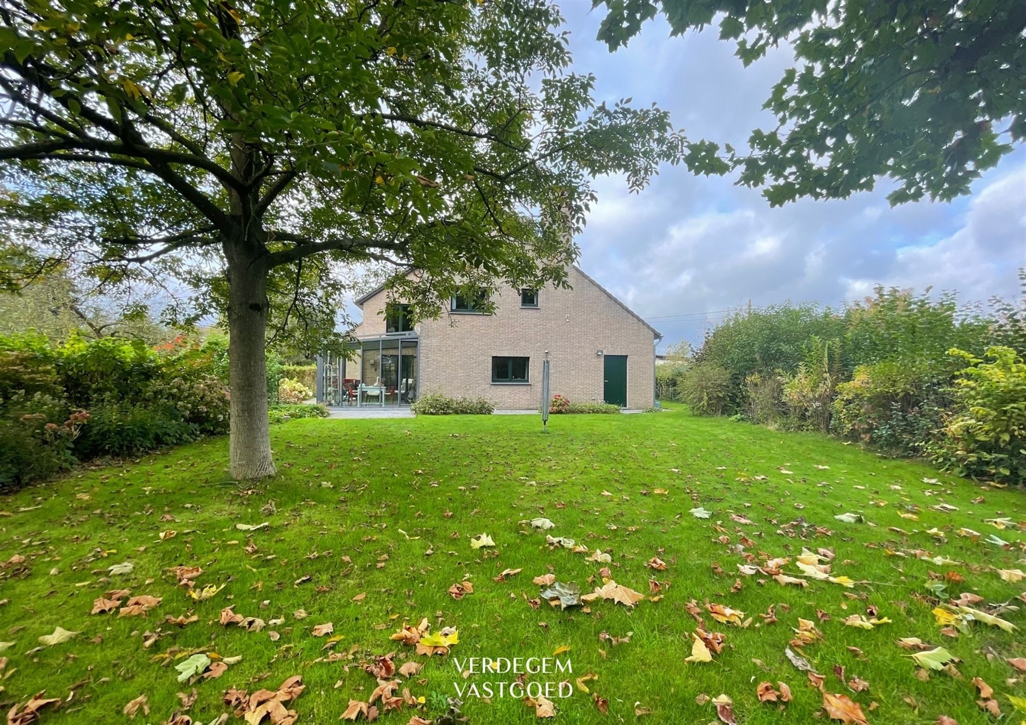 Prachtig wonen in landelijk gebied, met 3 grote slaapkamers en heerlijke tuin foto 30